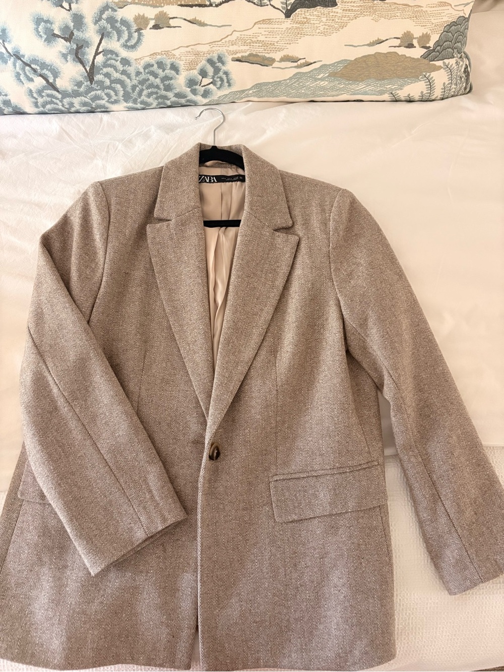 Zara Tailored Wool-Blend Single-Button Blazer in brown herringbone